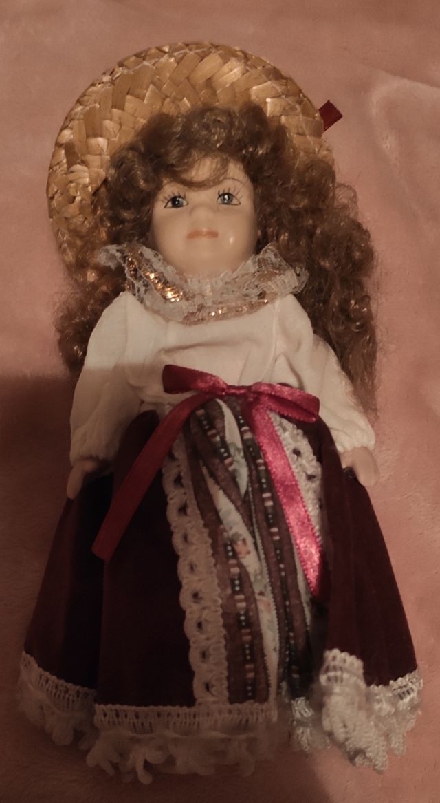 Muñeca porcelana