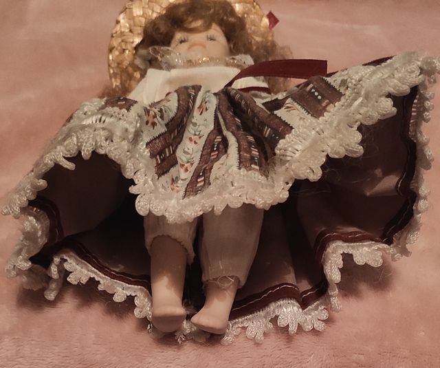 Muñeca porcelana