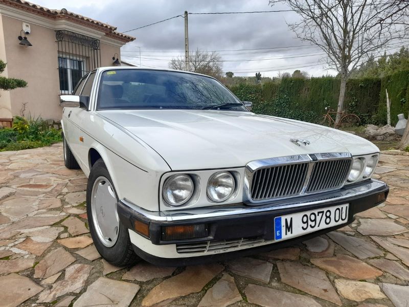Jaguar XJ 1993 - foto 1