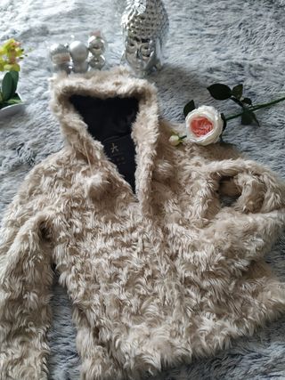 Chaqueta de piel sintética. talla S