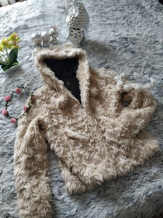 Chaqueta de piel sintética. talla S