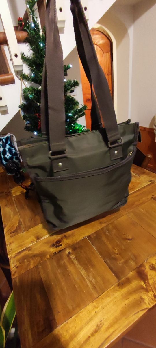 borsa in tessuto Carpisa color verde militare