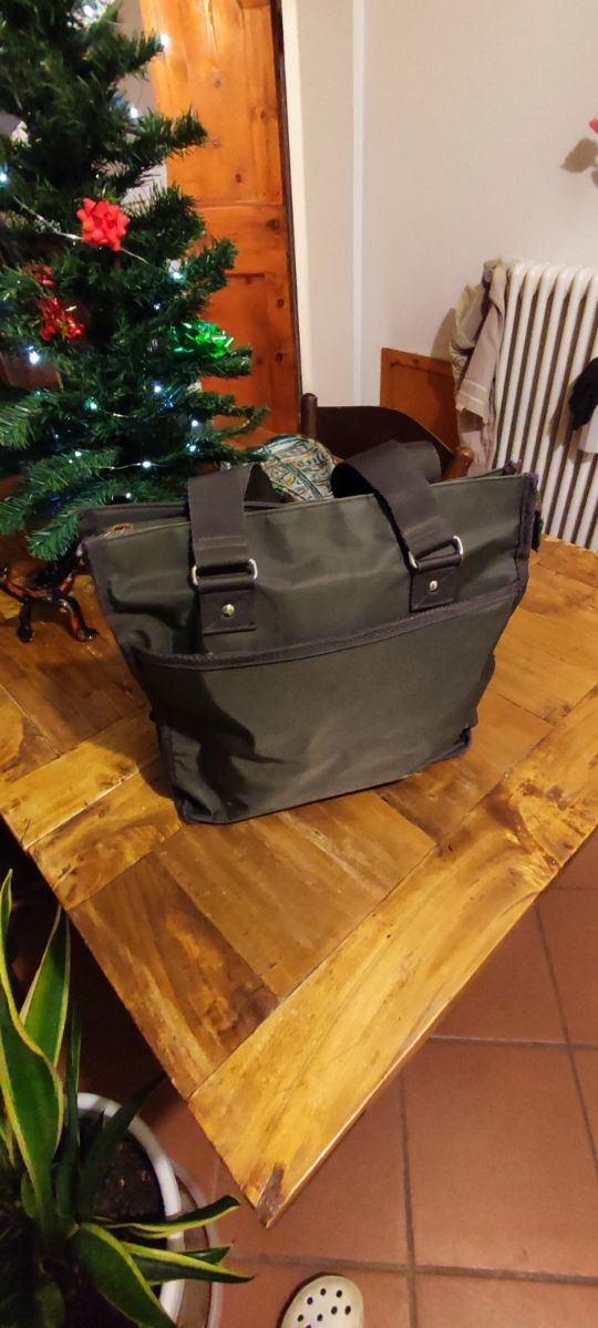 borsa in tessuto Carpisa color verde militare