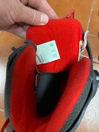 Patines en línea con protecciones
