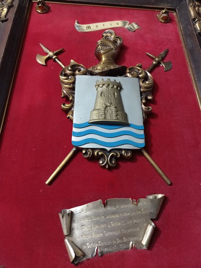 escudo, cuadro Marin