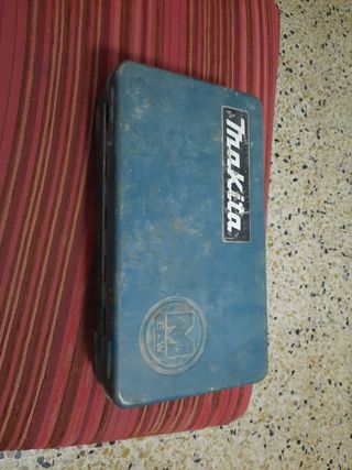 caja metálica de herramientas makita