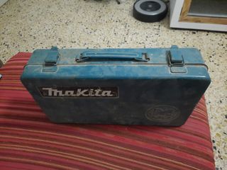 caja metálica de herramientas makita