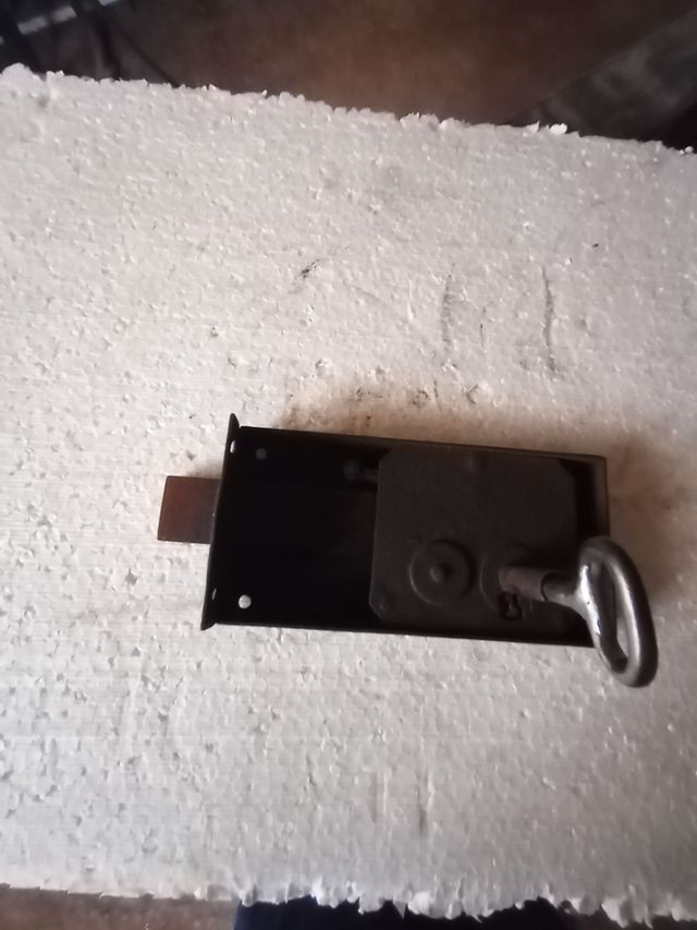 cerradura antigua
