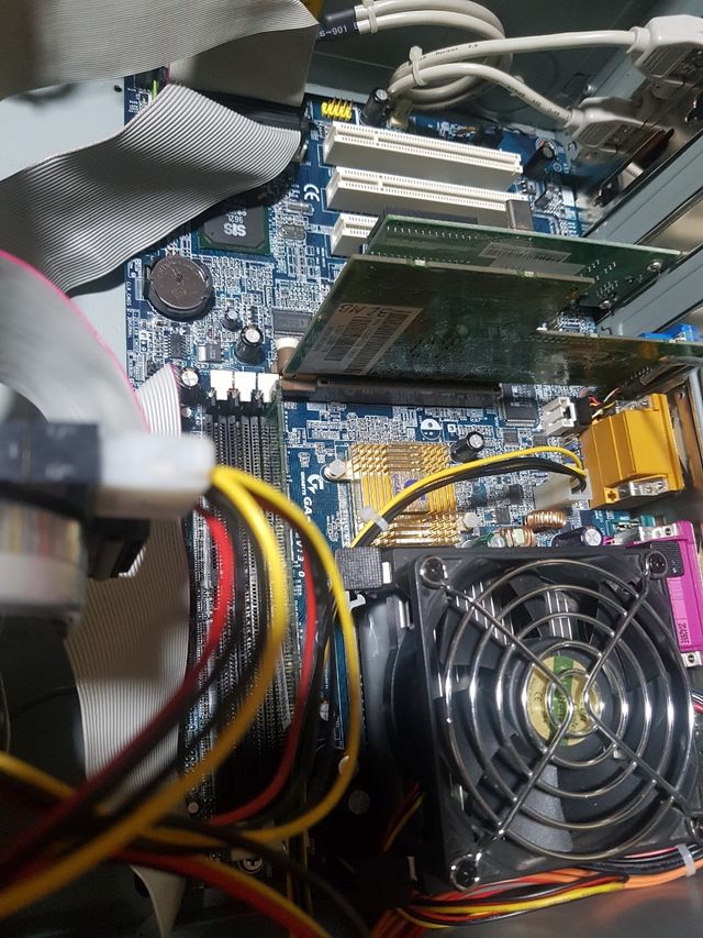 Placa base Gigabyte + procesador +ram