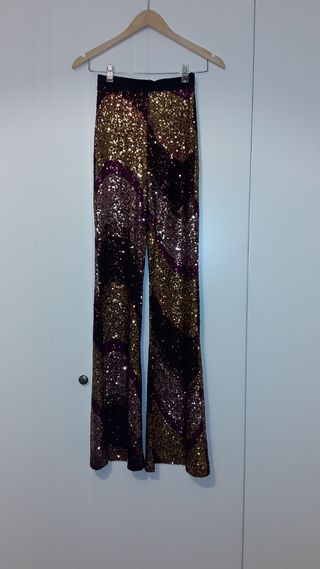 Pantalón de lentejuelas de Stradivarius (Talla S)