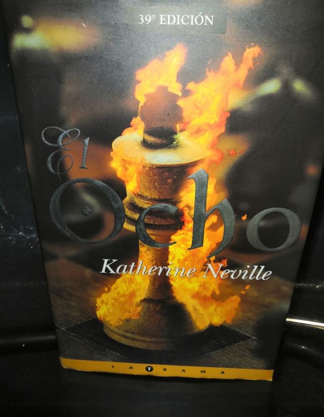 Libros " El ocho" y "Así empieza lo malo" etc..