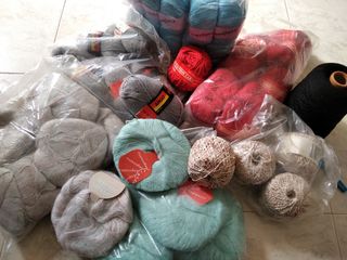 gomitoli di lana e cotone