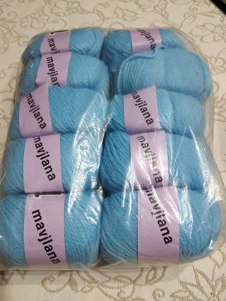 gomitoli di lana e cotone