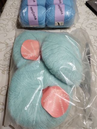 gomitoli di lana e cotone