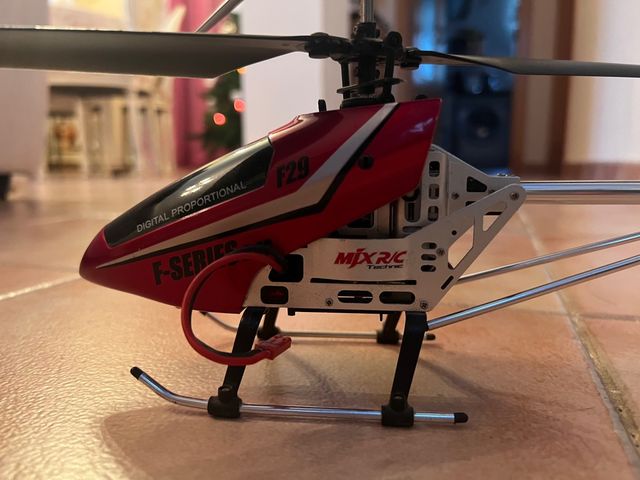 Helicóptero teledirigido