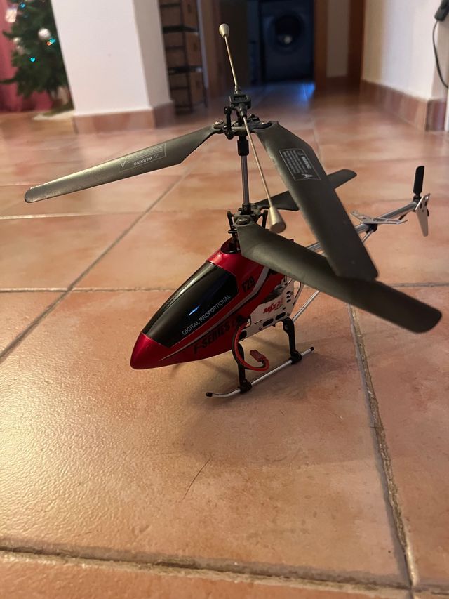 Helicóptero teledirigido