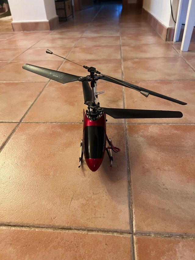 Helicóptero teledirigido