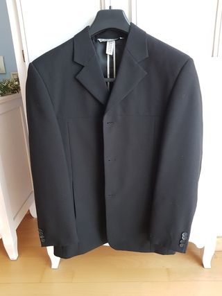 Americana de chico negra,talla 44.