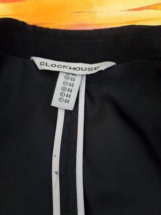 Americana de chico negra,talla 44.