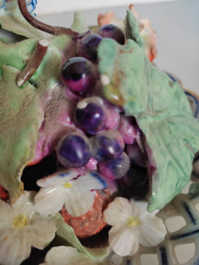 splendido centrotavolo in porcellana Capodimonte