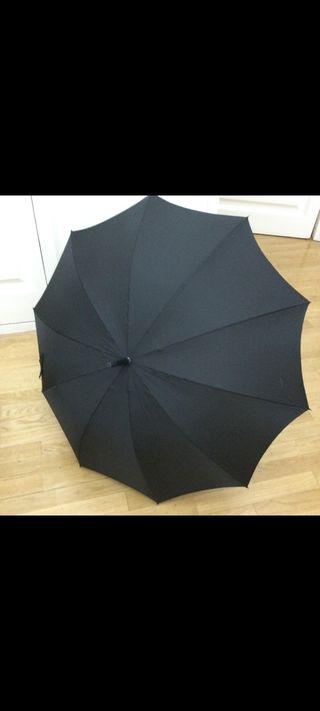 Paraguas Dió antiguo
