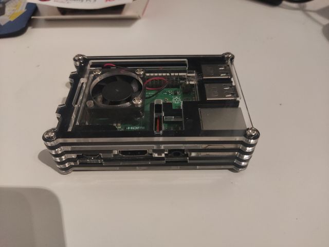 RRaspberry Pi 3 Model B+ con Caja Protectora