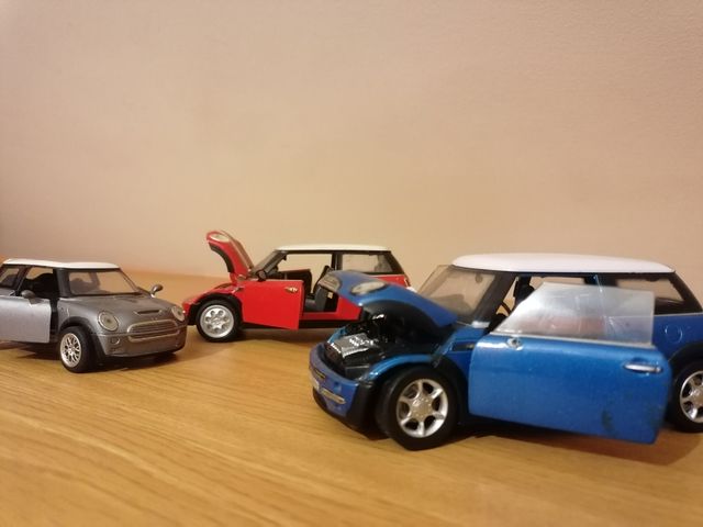 São vendidos os Mini Coopers