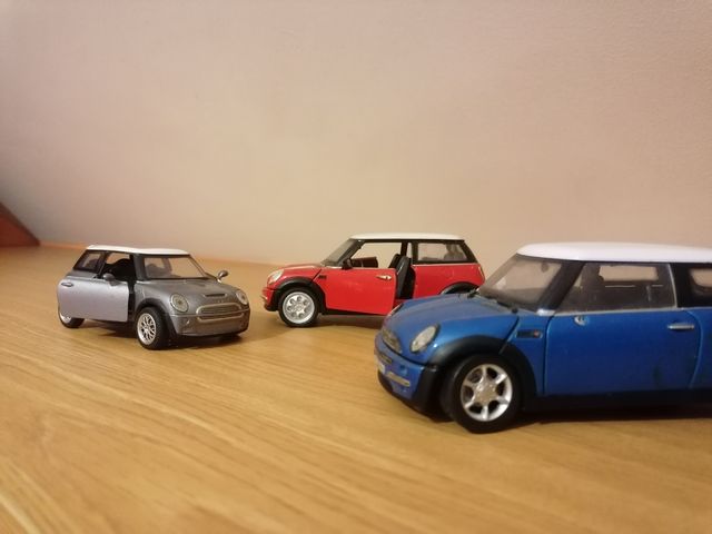 São vendidos os Mini Coopers