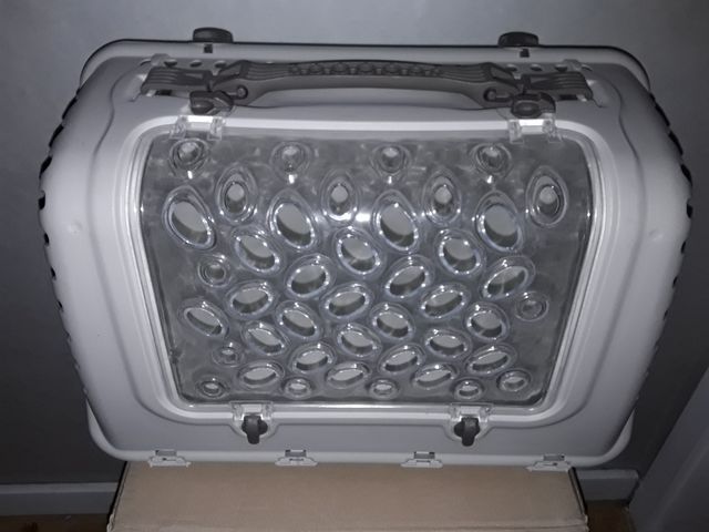 Mascotas pequeñas, transportin de viaje