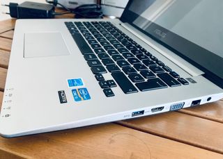 ASUS VivoBook S300C  Táctil