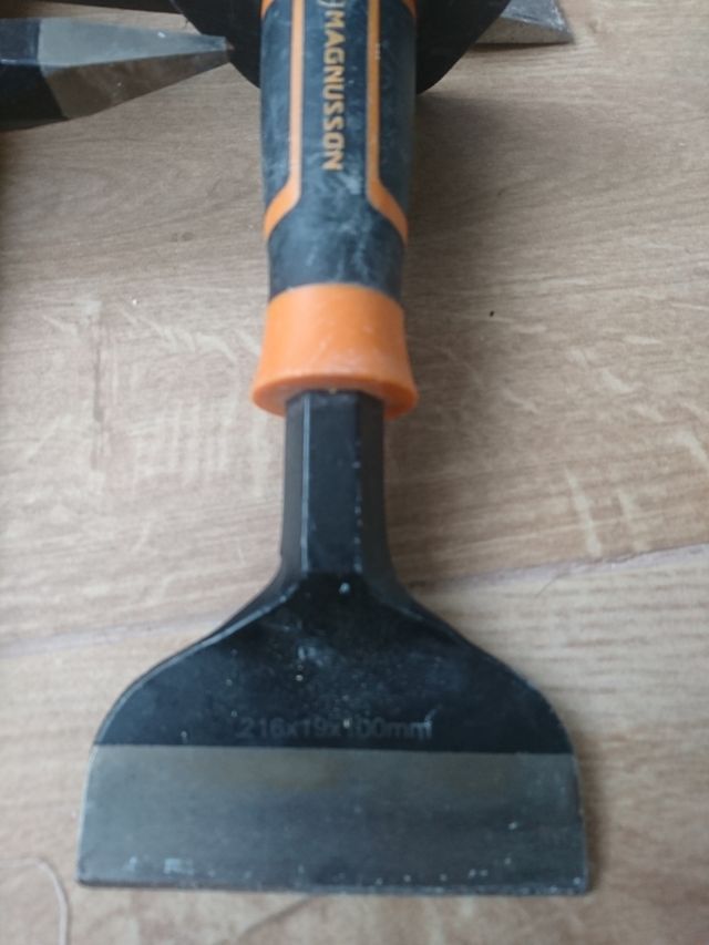 1Martillo y 3 piquetas