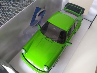PORSCHE 911 Carrera 3.0 