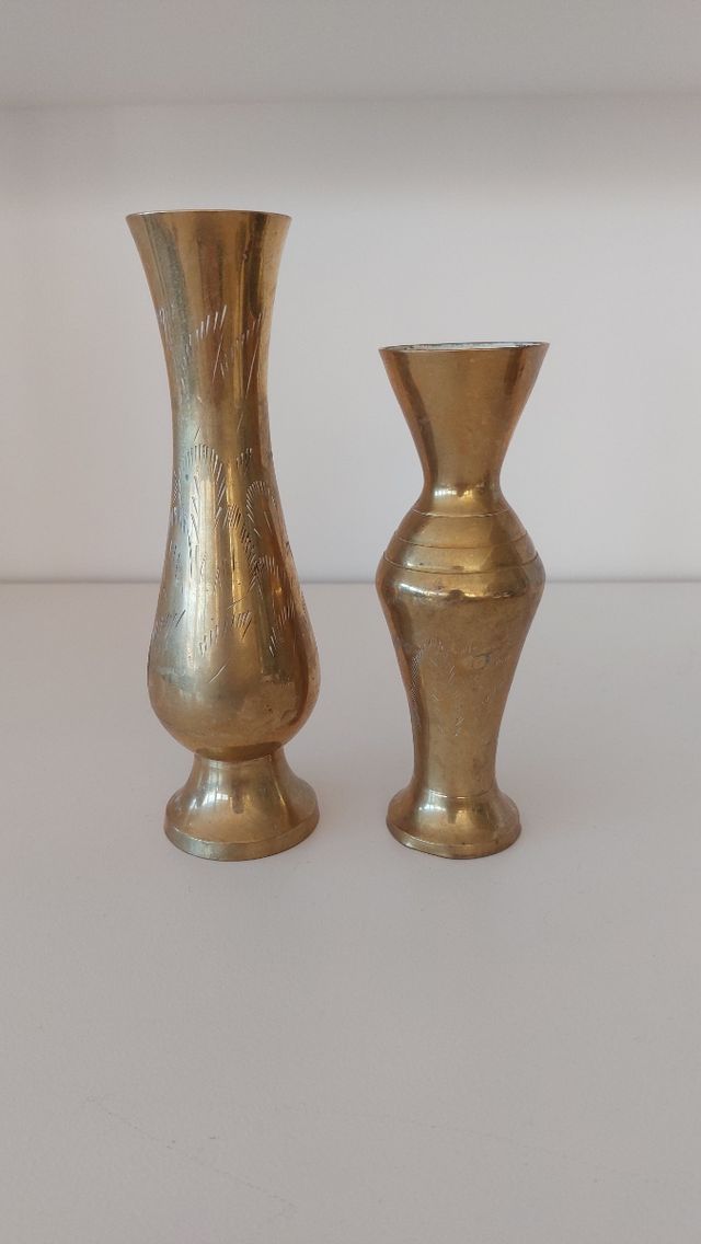 Varios candelabros o portavelas