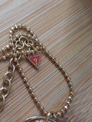 colgante guess 