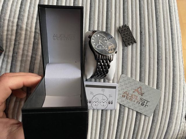 Reloj de pulsera August Steiner