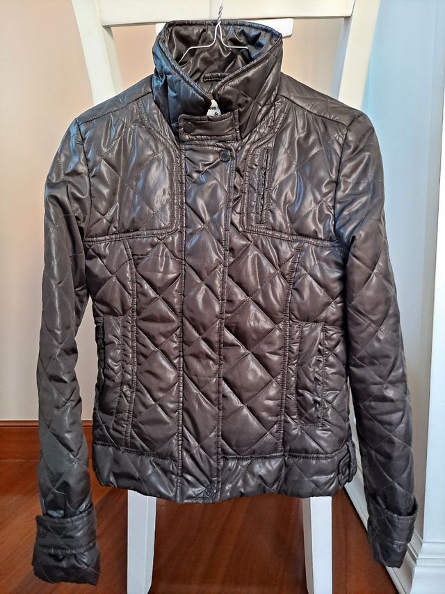 Cazadora acolchada caqui de Green Coast