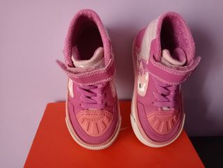 Botín deportivo Adidas 