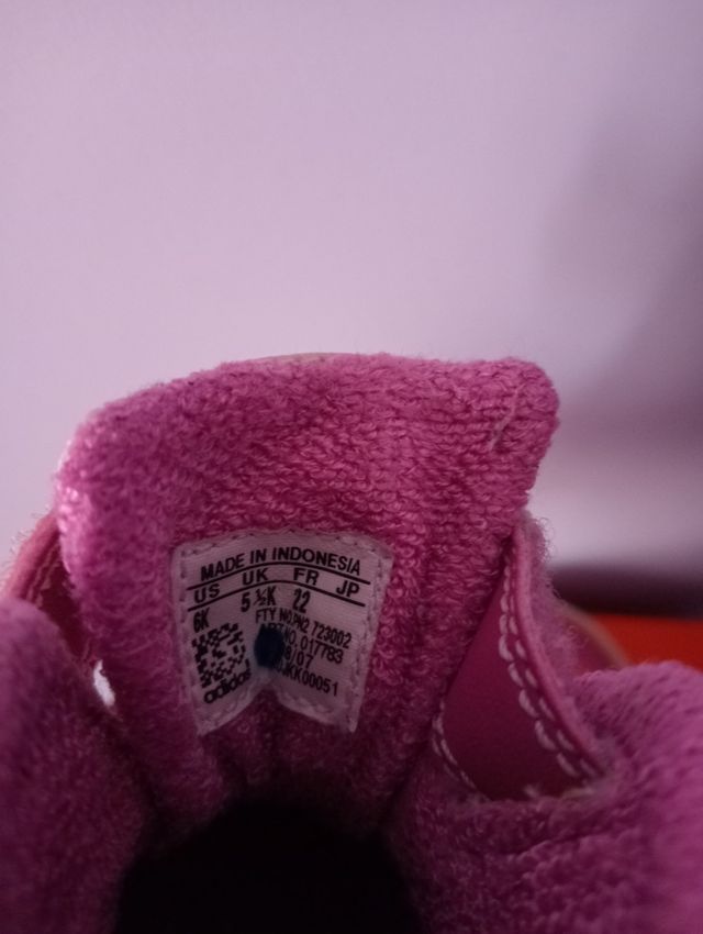 Botín deportivo Adidas