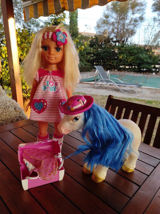 Nancy y su pony 