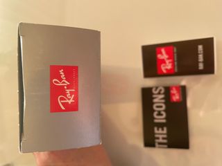 Caja cartón gafas Ray Ban