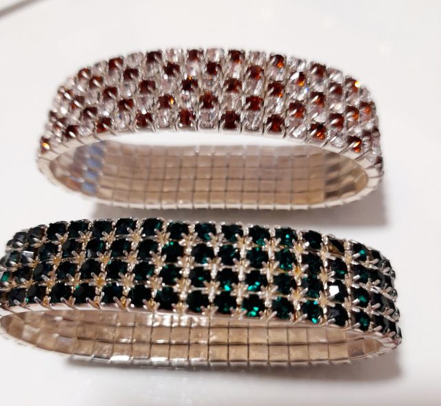 Pulseras sin estrenar. Bisutería