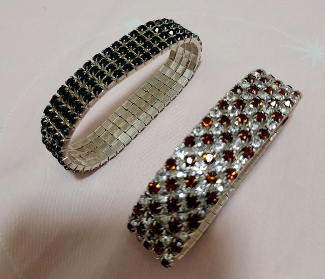 Pulseras sin estrenar. Bisutería