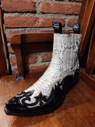 Botín Sendra cowboy piel de pitón 