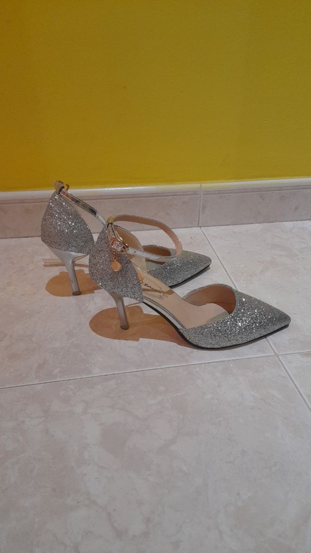 Zapatos brillantes