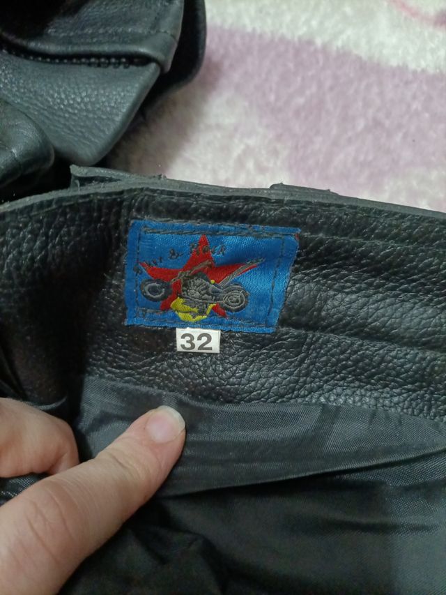 pantalón cuero