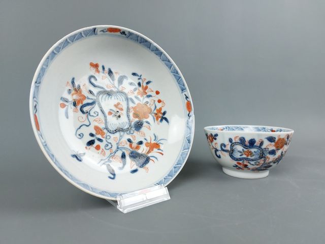 Piattino e tazza in porcellana cinese (1662-1722)