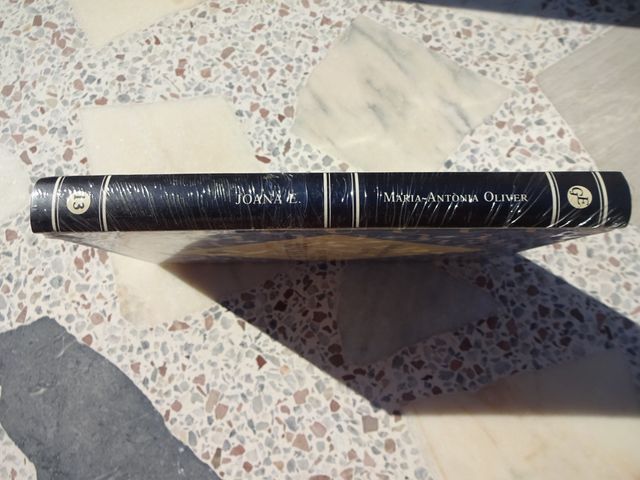 Libro Novela Joana E. de María Antonia Oliver