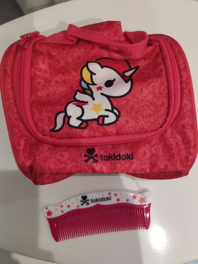 Neceser unicornio con peine a juego sin estrenar