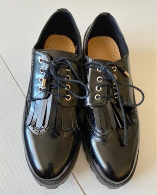 Zapato de Stradivarius. Talla 38
