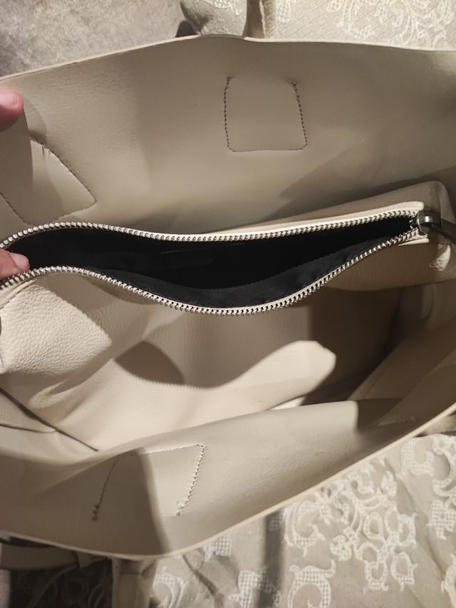 Elegante bolso en color marfil